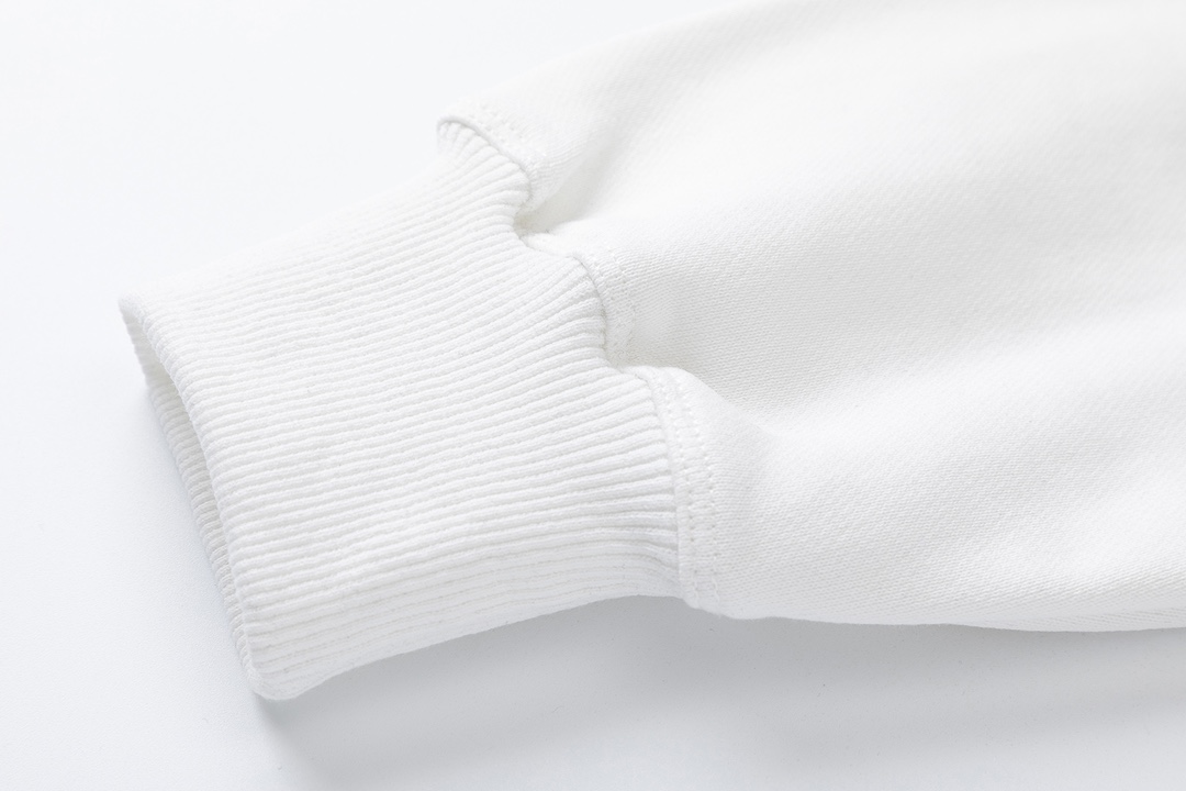 【BURBERRY  公式旗艦店】バーバリー パーカースウェットご好評に付き再入荷！