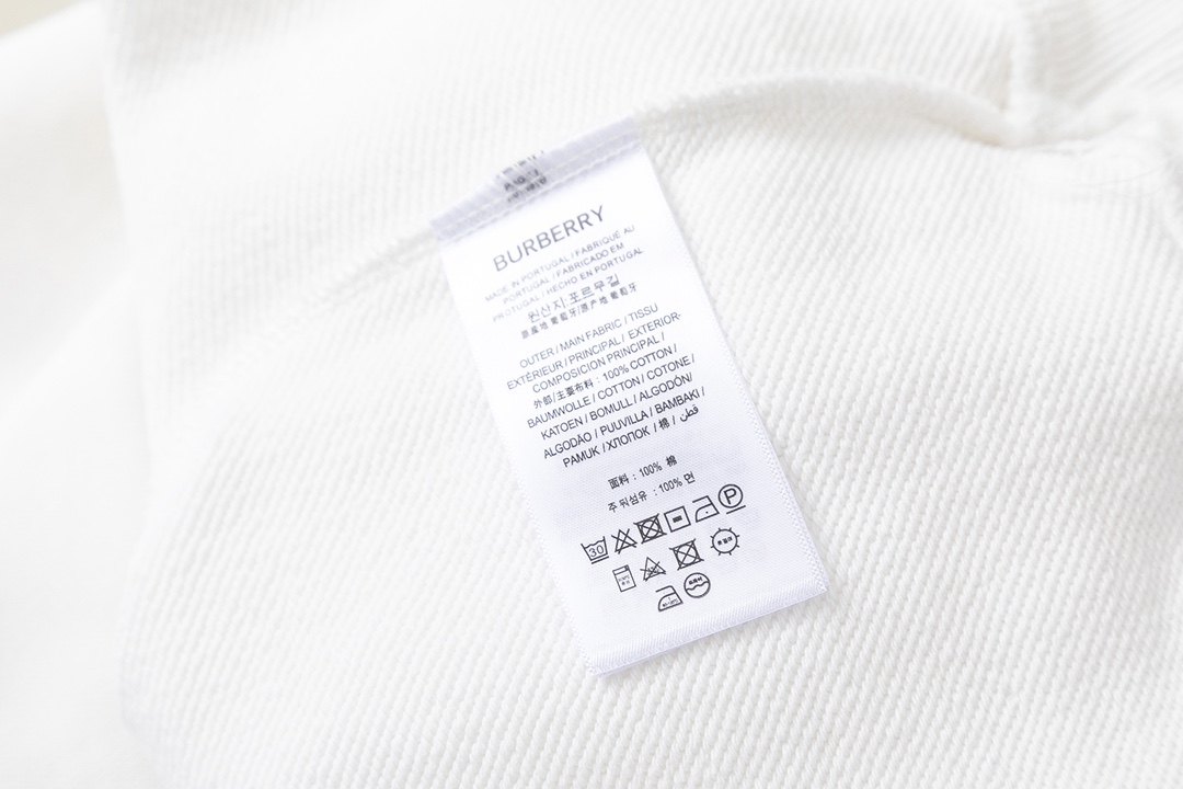 【BURBERRY  公式旗艦店】バーバリー パーカースウェットご好評に付き再入荷！