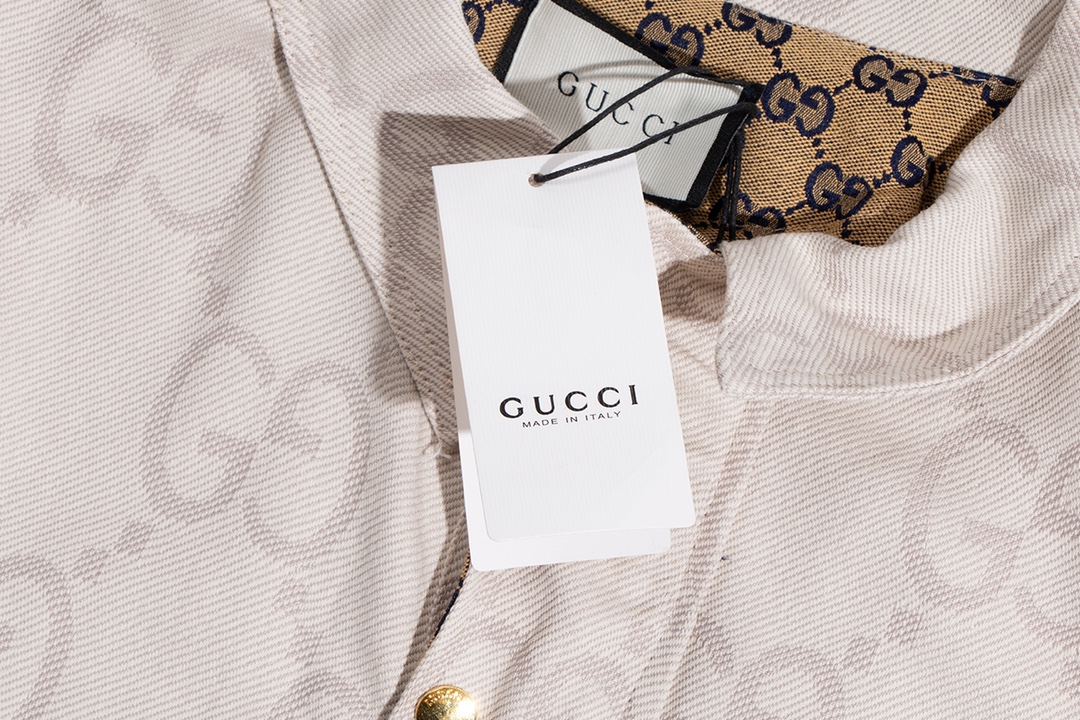 【GUCCI  公式旗艦店】グッチ   ジャケット着 好評に付き再入荷 240826