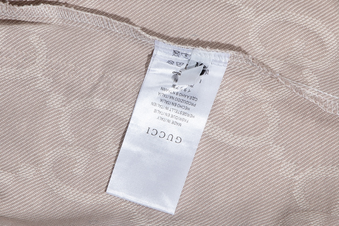 【GUCCI  公式旗艦店】グッチ   ジャケット着 好評に付き再入荷 240826