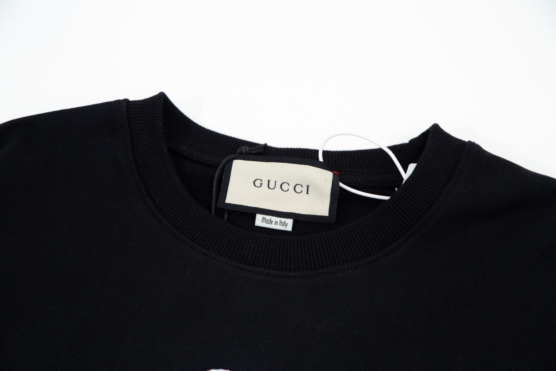 【GUCCI  公式旗艦店】グッチ 丸首の衛衣 スウェットご好評に付き再入荷 240902