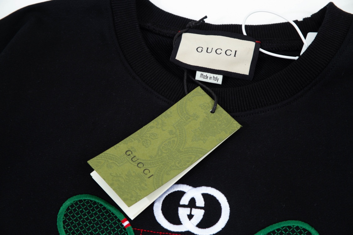 【GUCCI  公式旗艦店】グッチ 丸首の衛衣 スウェットご好評に付き再入荷 240902