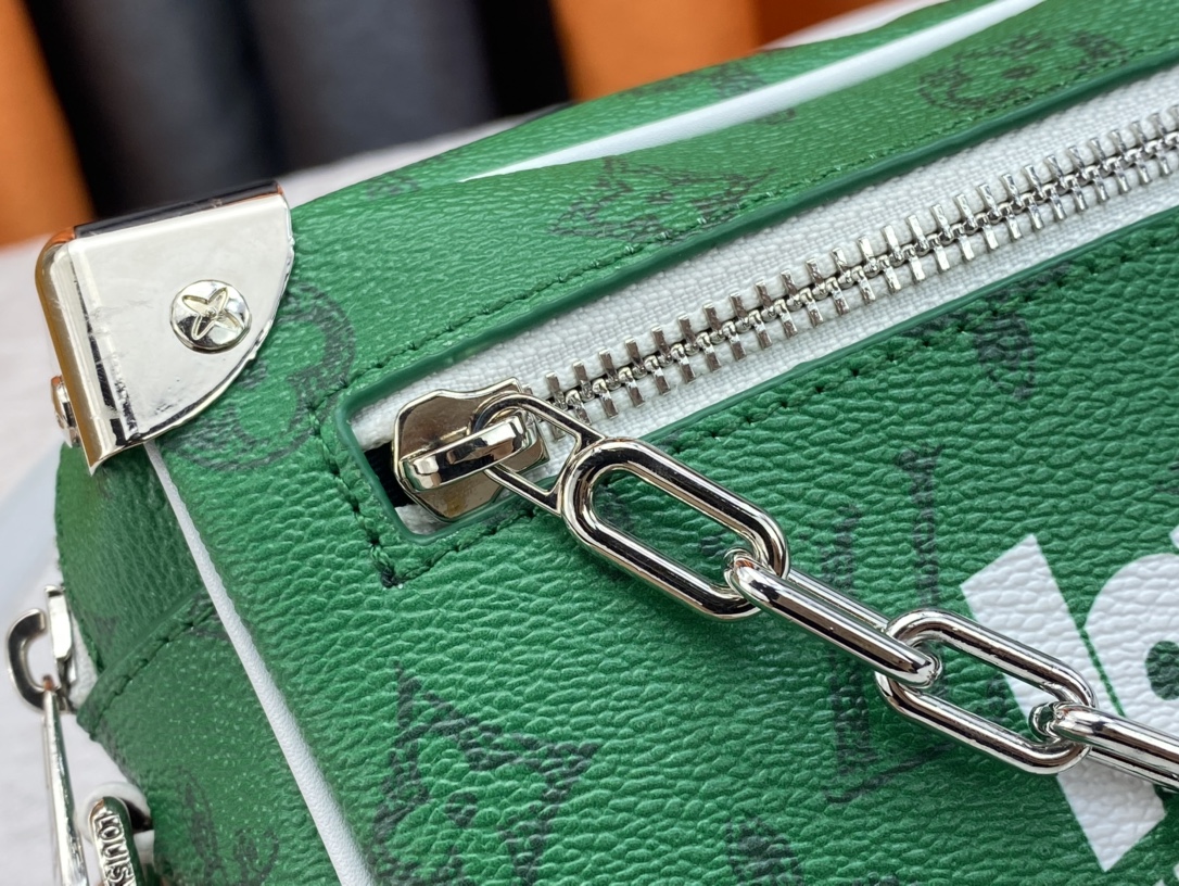 【LOUIS VUITTON 公式旗艦店】ルイヴィトン  斜めがけバッグ当日出荷 好評に付き再入荷！18.5*13*8CM