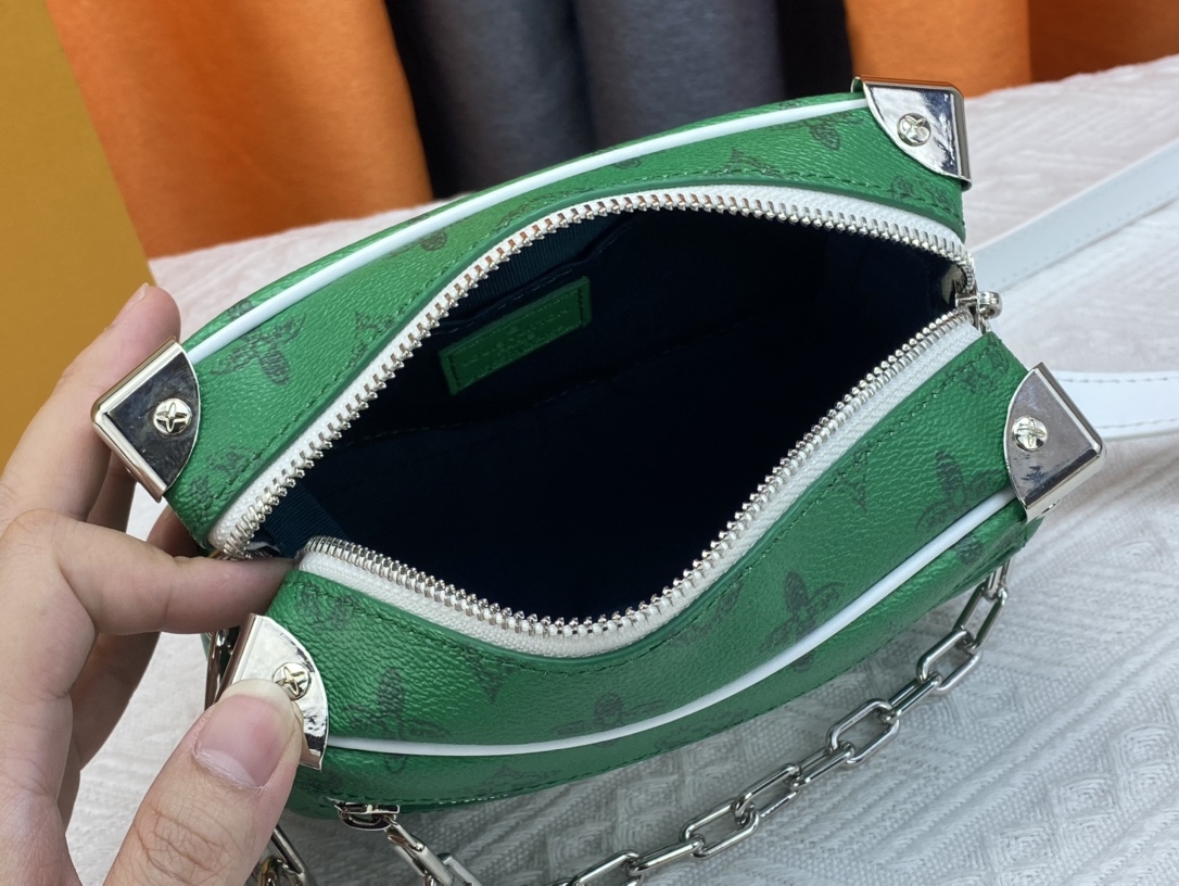 【LOUIS VUITTON 公式旗艦店】ルイヴィトン  斜めがけバッグ当日出荷 好評に付き再入荷！18.5*13*8CM