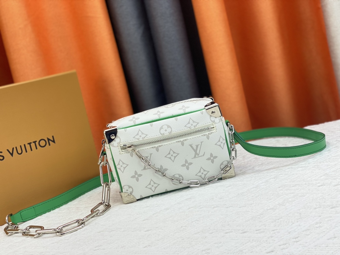 【LOUIS VUITTON 公式旗艦店】ルイヴィトン  斜めがけバッグ当日出荷 好評に付き再入荷！18.5*13*8CM