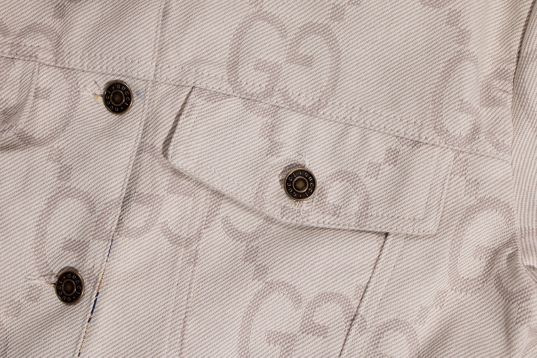 【GUCCI  公式旗艦店】グッチ   ジャケット着 好評に付き再入荷 240826