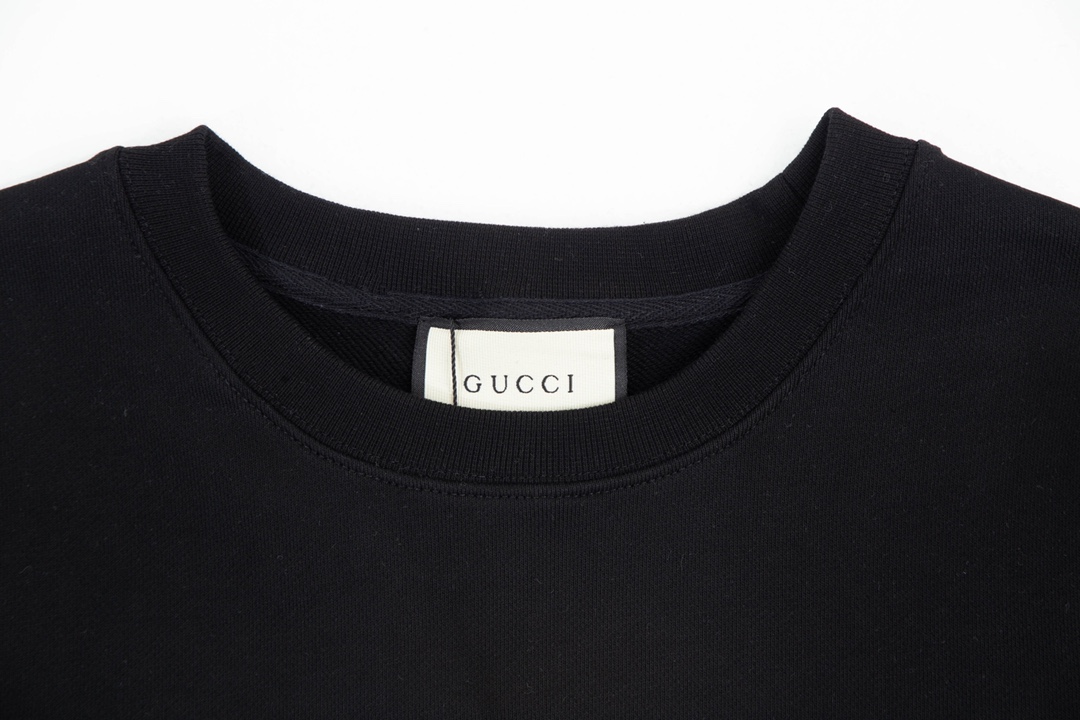 【GUCCI  公式旗艦店】グッチ 丸首の衛衣 スウェットご好評に付き再入荷 240902