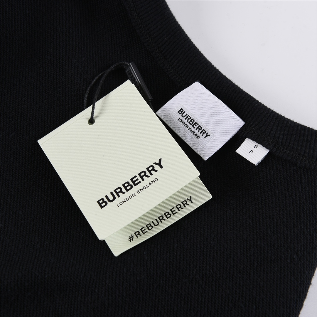 【BURBERRY   公式旗艦店】バーバリー   丸首の衛衣 スウェットご好評に付き再入荷 241025