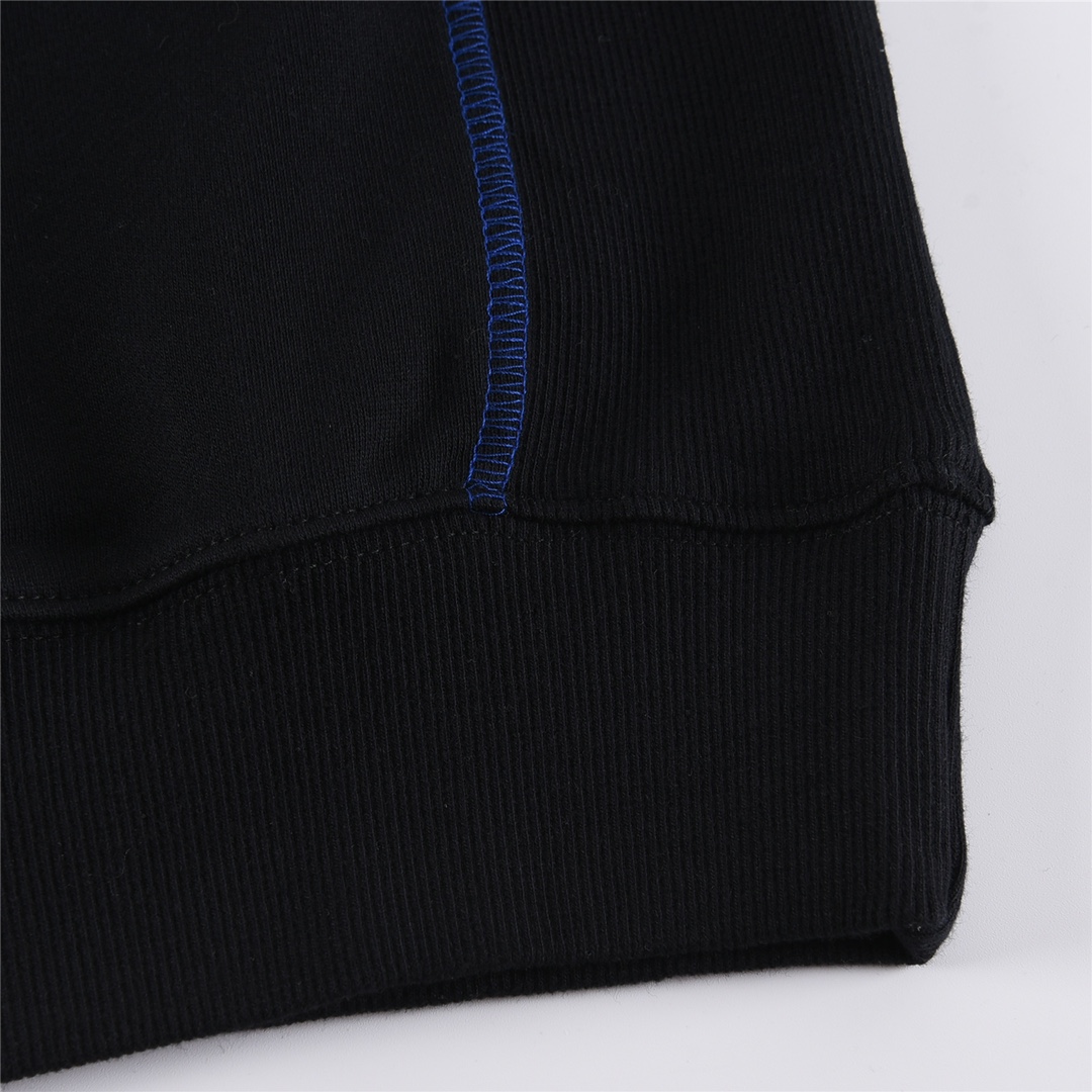 【BURBERRY   公式旗艦店】バーバリー   丸首の衛衣 スウェットご好評に付き再入荷 241025