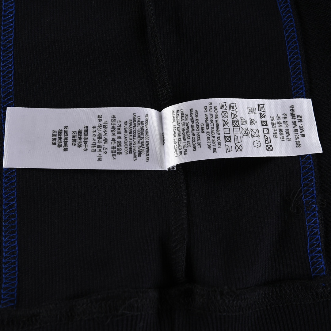 【BURBERRY   公式旗艦店】バーバリー   丸首の衛衣 スウェットご好評に付き再入荷 241025