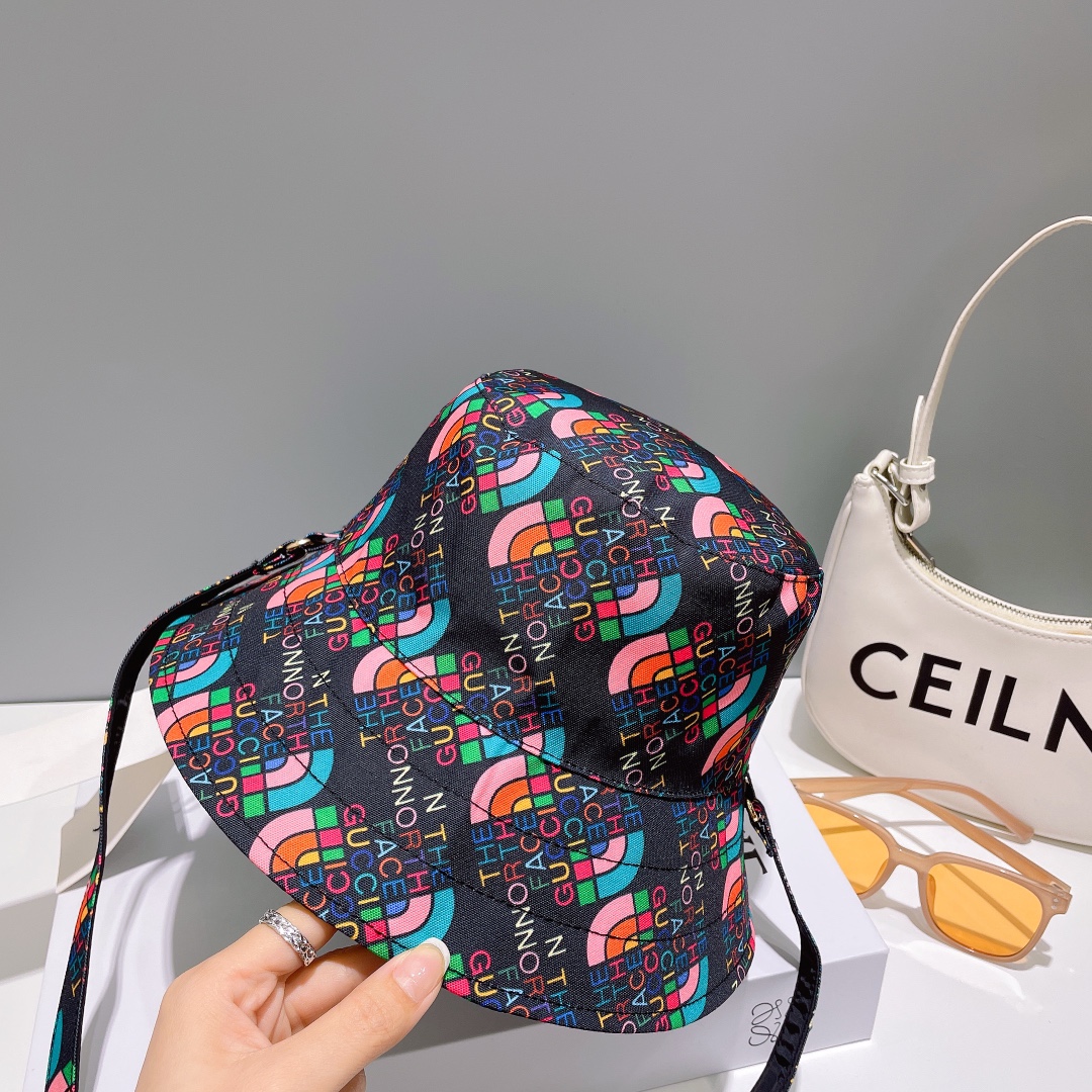 GUCCI(グッチ)フィッシャーマンズハット 240904