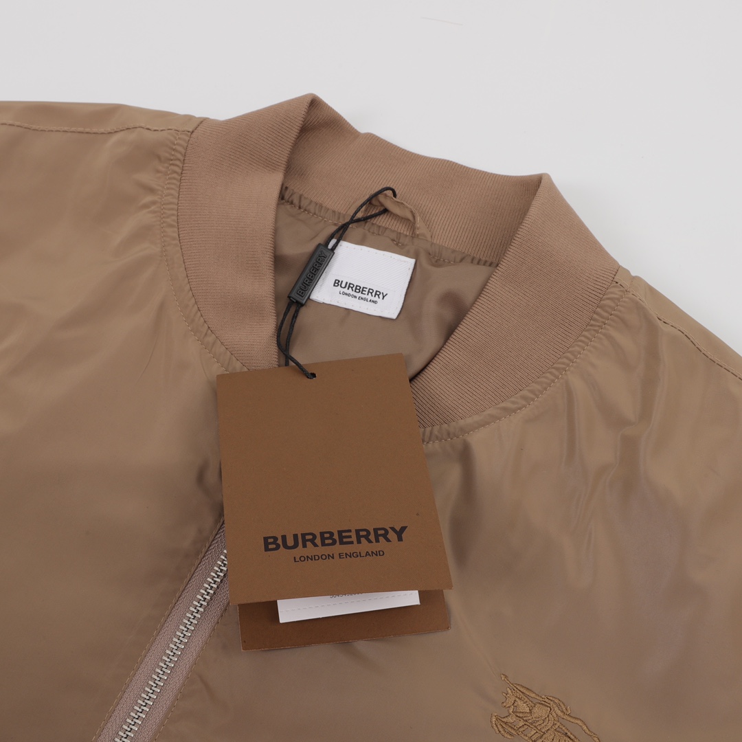 【BURBERRY  公式旗艦店】バーバリー   ジャケット着 好評に付き再入荷！241112