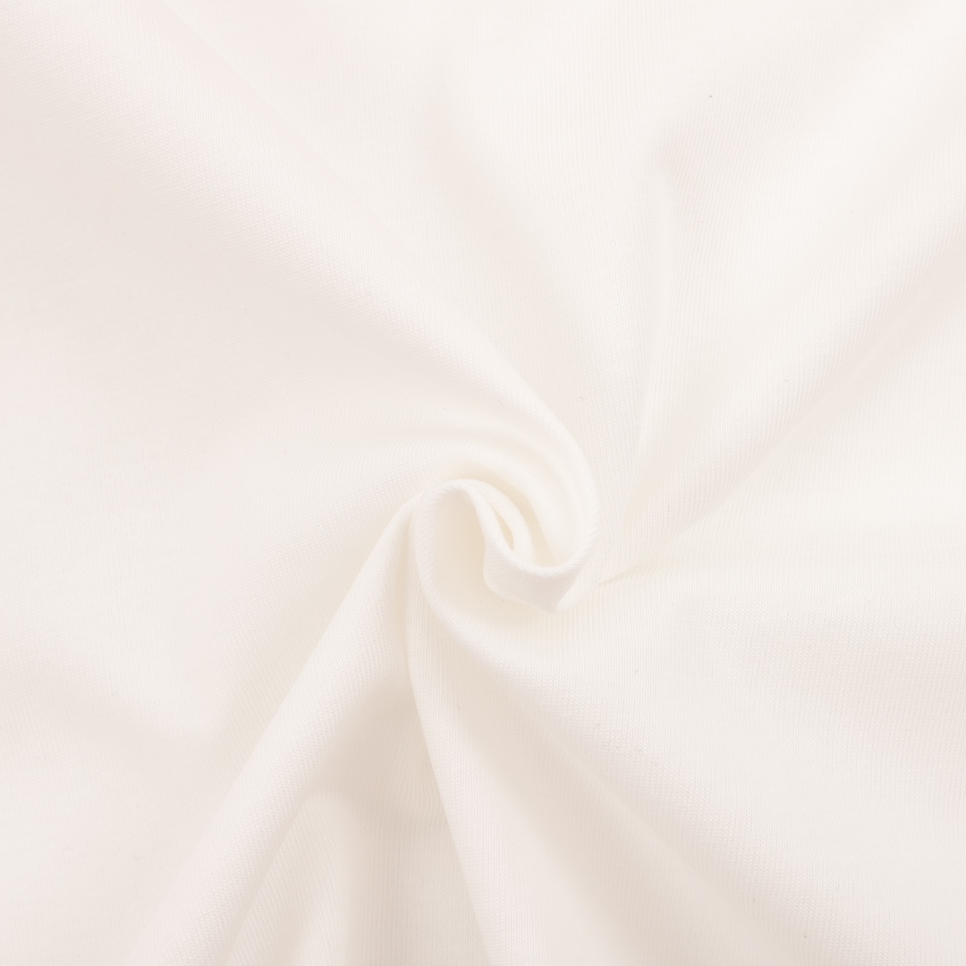 【BURBERRY  公式旗艦店】バーバリー  Tシャツ ご好評に付き再入荷！