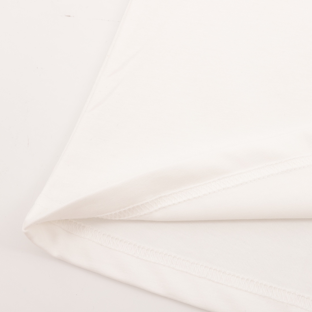 【BURBERRY  公式旗艦店】バーバリー  Tシャツ ご好評に付き再入荷！