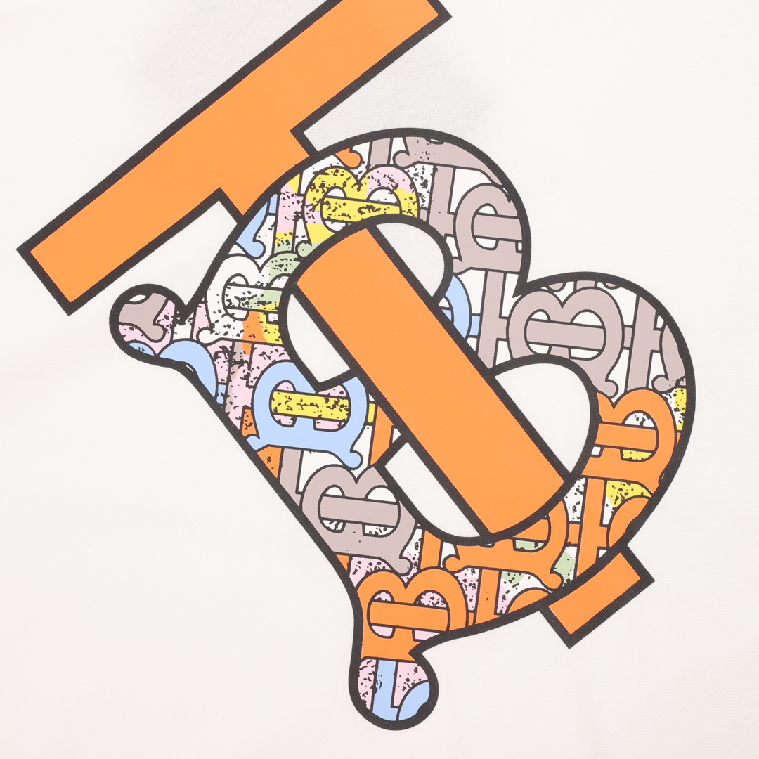 【BURBERRY  公式旗艦店】バーバリー  Tシャツ ご好評に付き再入荷！