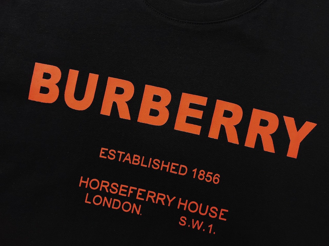 【BURBERRY  公式旗艦店】バーバリー  Tシャツ ご好評に付き再入荷！