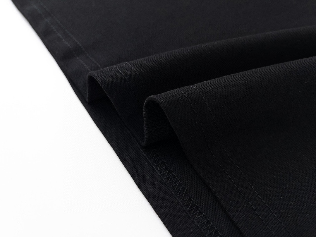 【BURBERRY  公式旗艦店】バーバリー  Tシャツ ご好評に付き再入荷！