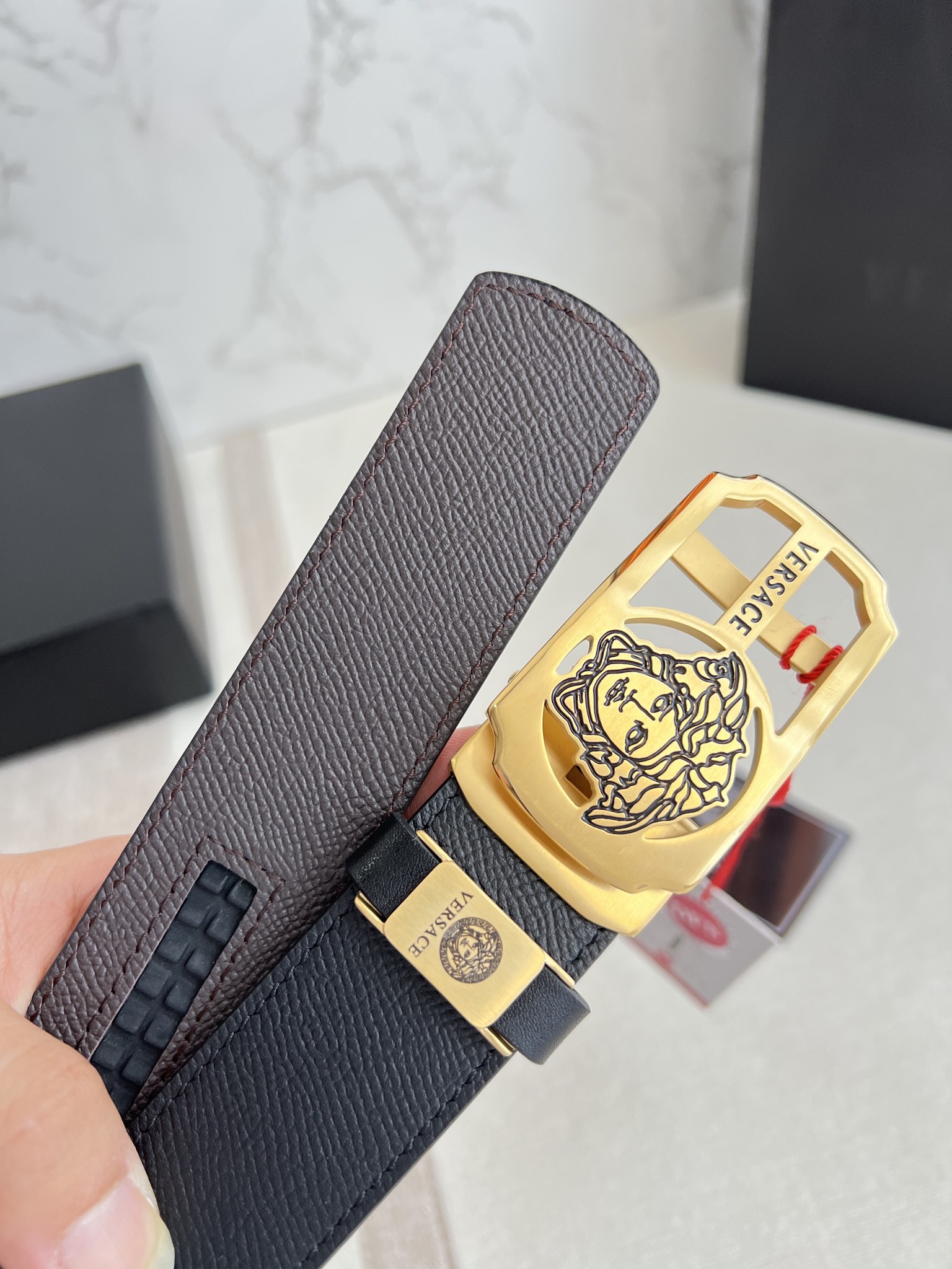 【VERSACE】(ヴェルサーチ) 3.8cmベルト メンズ 240903