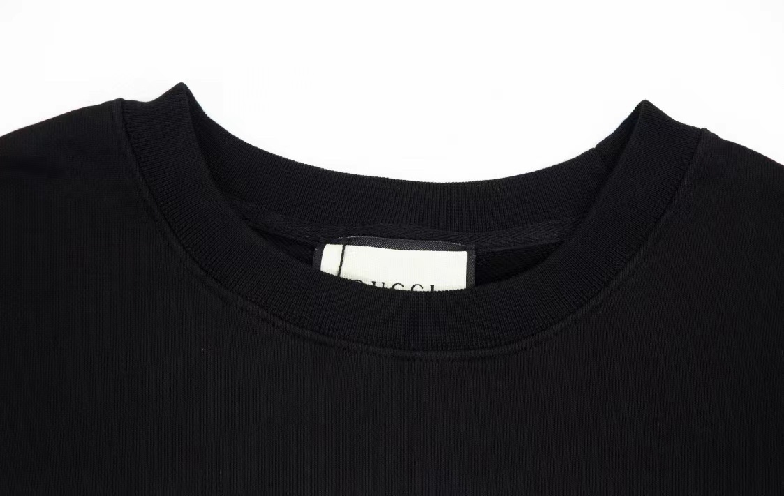 【GUCCI  公式旗艦店】グッチ 丸首の衛衣 スウェットご好評に付き再入荷 240811