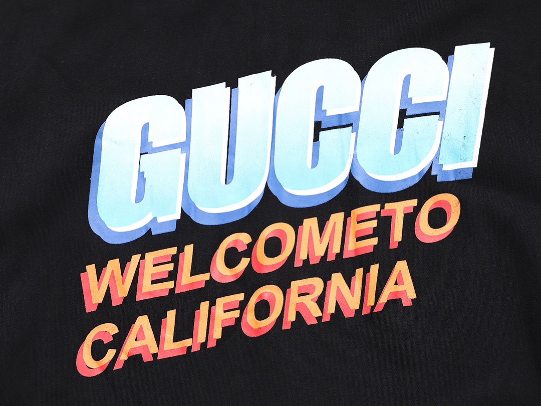 【GUCCI  公式旗艦店】グッチ 丸首の衛衣 スウェットご好評に付き再入荷 240811