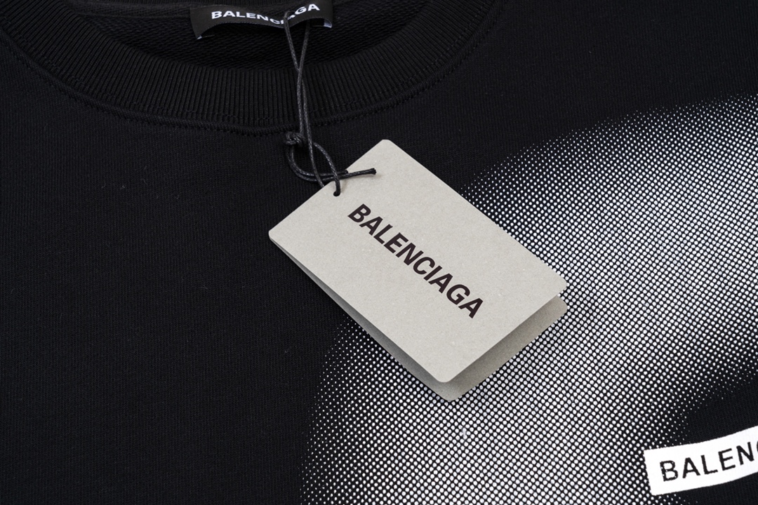 【BALENCIAGA 公式旗艦店】バレンシアガ 丸首の衛衣 スウェット ご好評に付き再入荷！