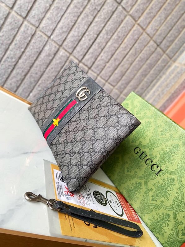 【GUCCI  公式 旗艦店】 グッチ   クラッチバッグ 当日出荷 好評に付き再入荷！28*18*2.5CM  241101