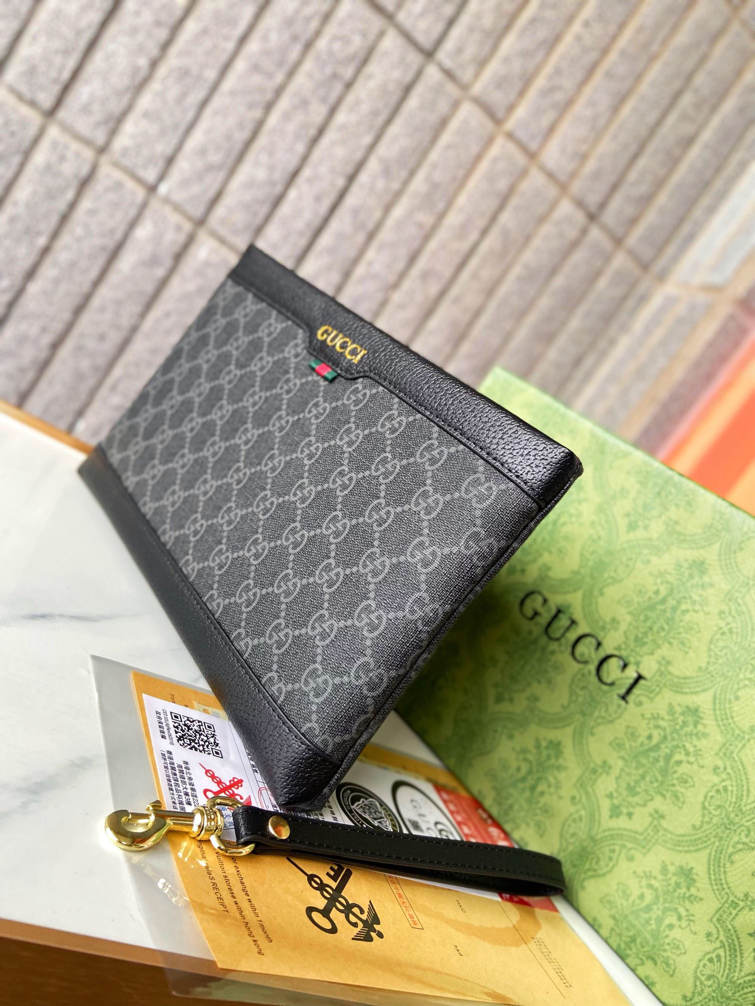 【GUCCI  公式 旗艦店】 グッチ   クラッチバッグ 当日出荷 好評に付き再入荷！28*18*2.5CM  241101