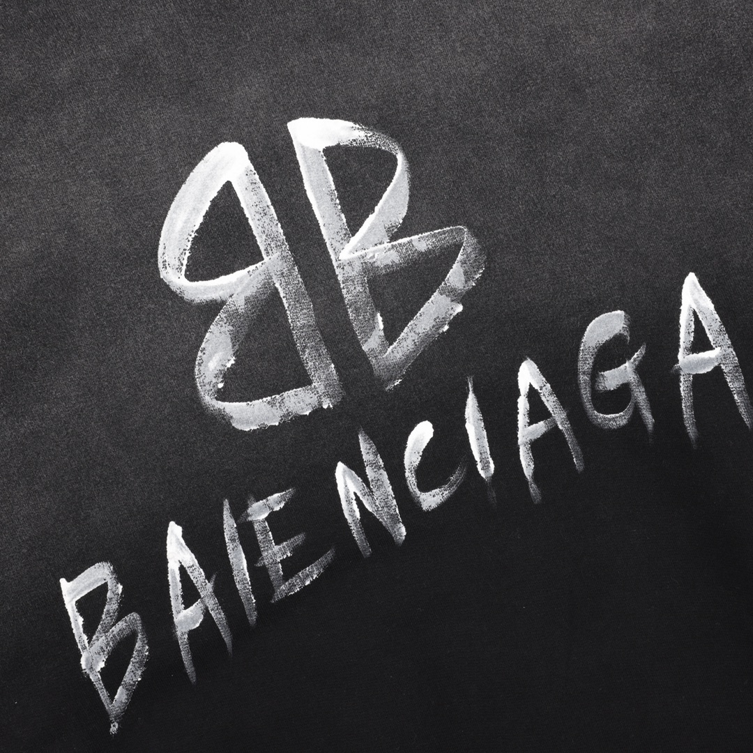 【BALENCIAGA  公式旗艦店】バレンシアガ  丸首の衛衣 スウェットご好評に付き再入荷！241114