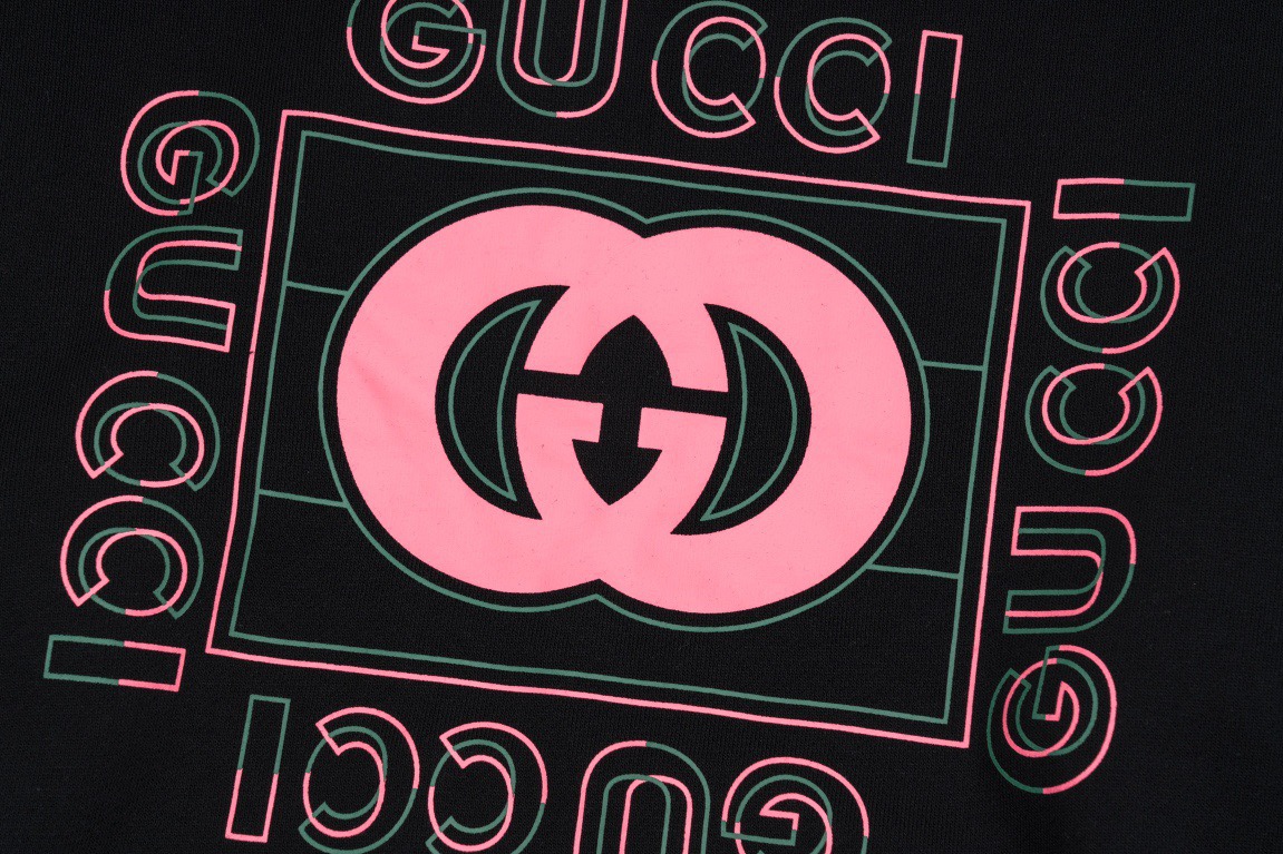 【GUCCI  公式旗艦店】グッチ  丸首の衛衣 スウェットご好評に付き再入荷 240816