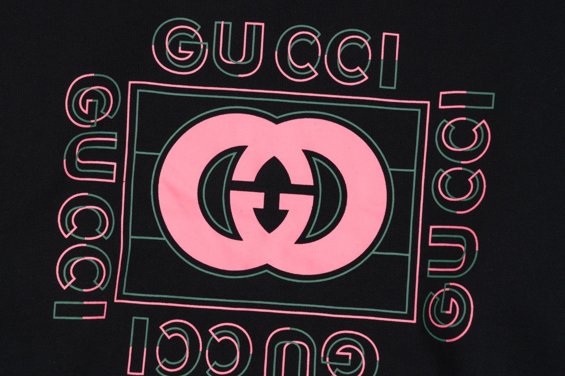 【GUCCI  公式旗艦店】グッチ  丸首の衛衣 スウェットご好評に付き再入荷 240816