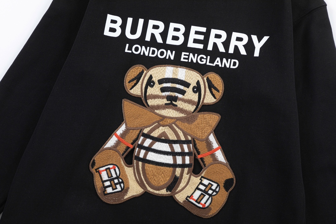 【BURBERRY 公式旗艦店】バーバリー  丸首の衛衣 スウェット ご好評に付き再入荷！