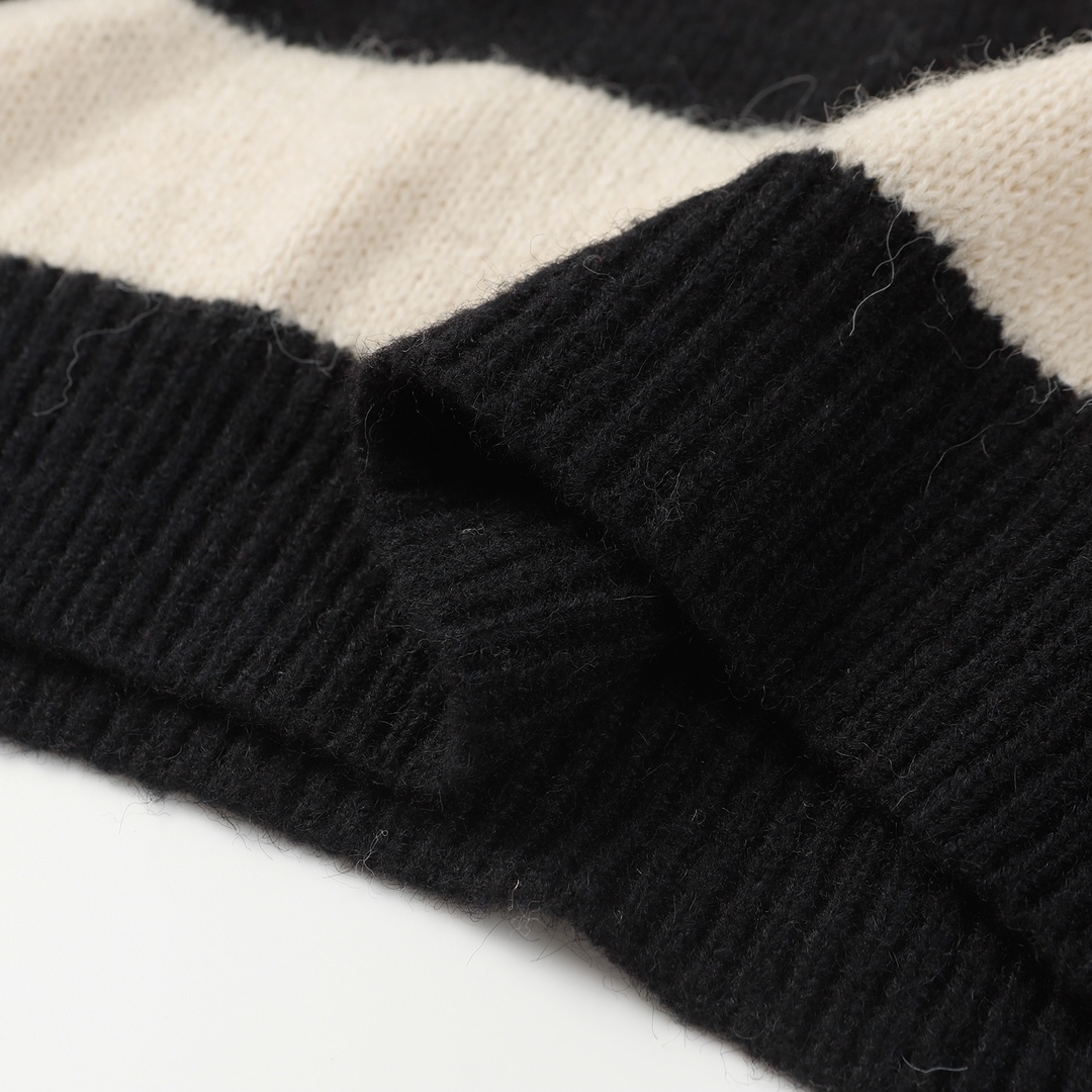 【BALENCIAGA  公式旗艦店】バレンシアガ   セーター好評に付き再入荷！ 241101