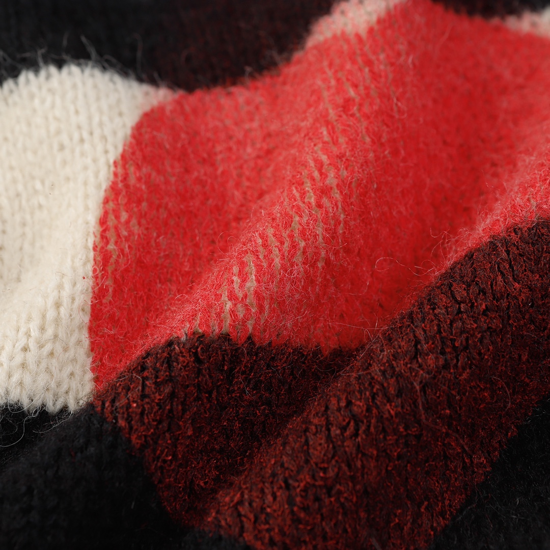 【BALENCIAGA  公式旗艦店】バレンシアガ   セーター好評に付き再入荷！ 241101