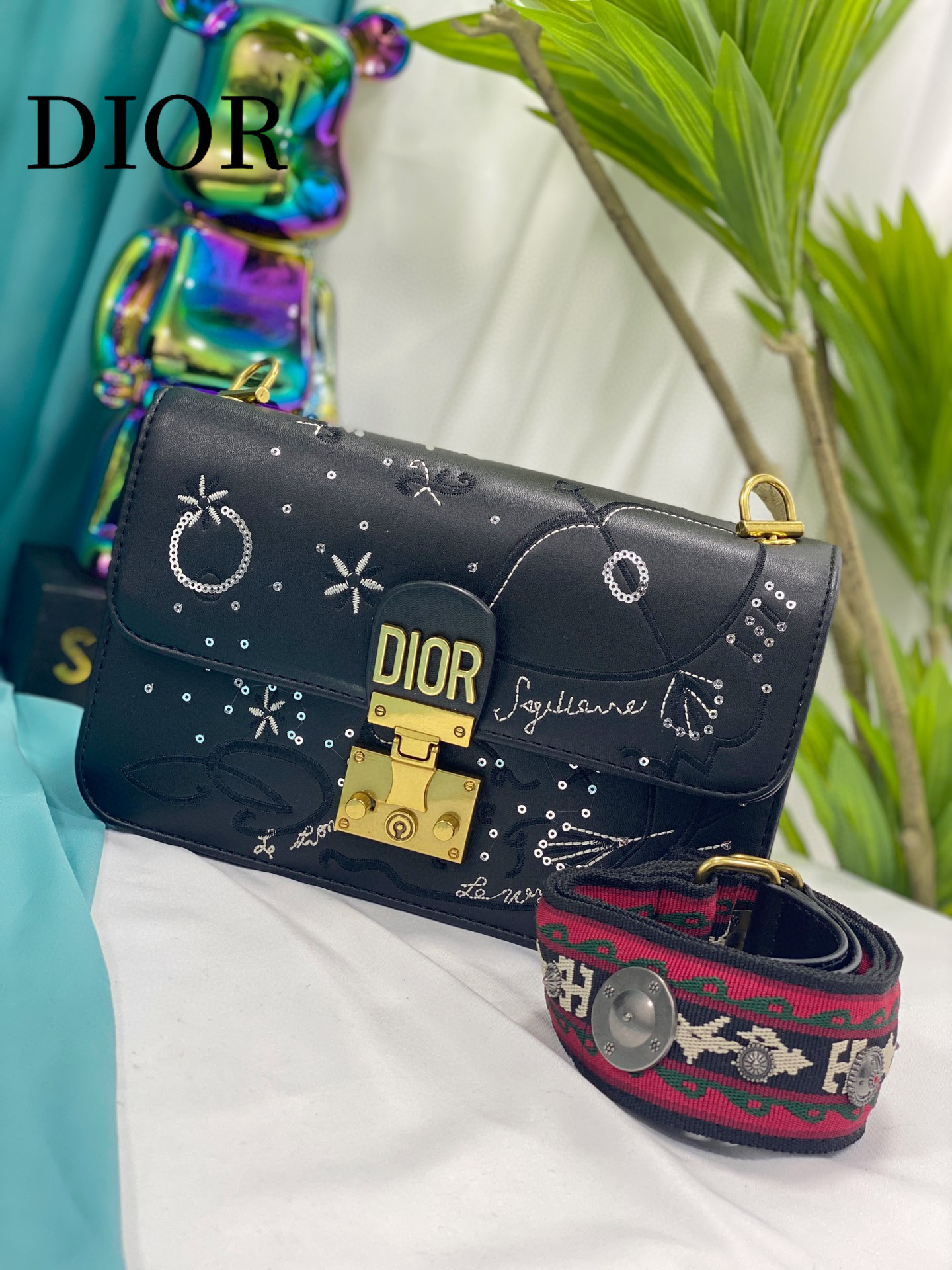 【DIOR  公式 旗艦店】ディオール   ショルダーバッグ 当日出荷 好評に付き再入荷！24*16CM