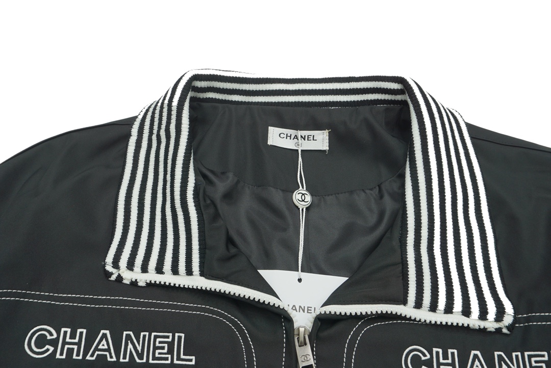 【CHANEL  公式旗艦店】シャネル  ジャケット着好評に付き再入荷！