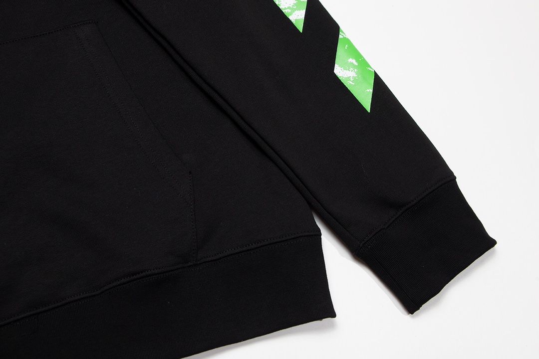 【OFF-WHITE  公式旗艦店】オフホワイトパーカースウェットご好評に付き再入荷！