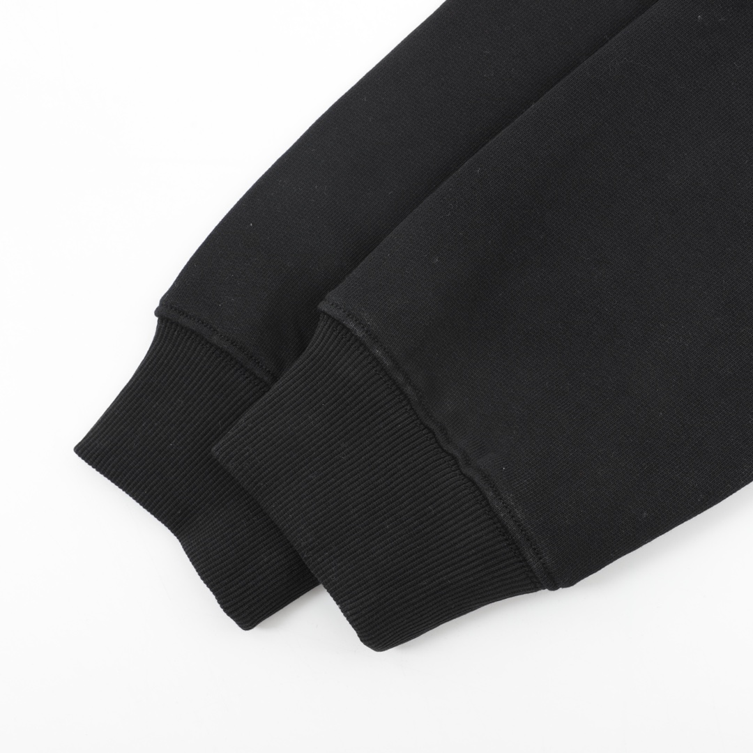 【GUCCI  公式旗艦店】グッチ  丸首の衛衣 スウェットご好評に付き再入荷！