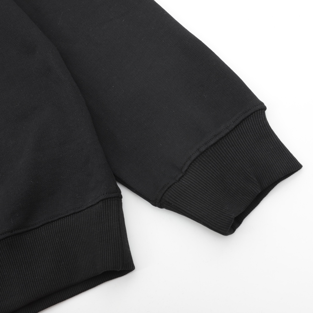 【GUCCI  公式旗艦店】グッチ  丸首の衛衣 スウェットご好評に付き再入荷！