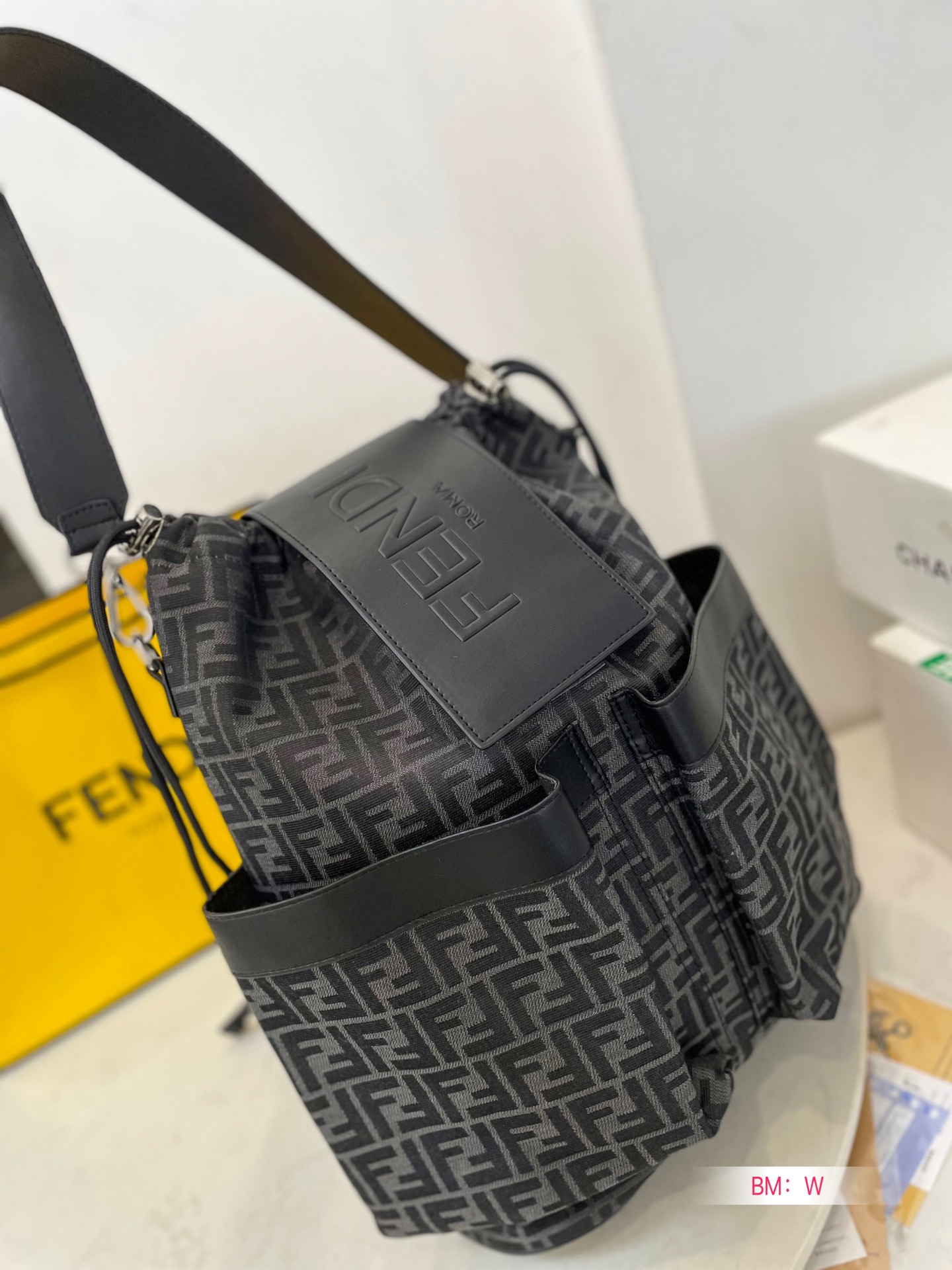【FENDI  公式 旗艦店】フェンディ  リュックサック  当日出荷 好評に付き再入荷！35*44CM