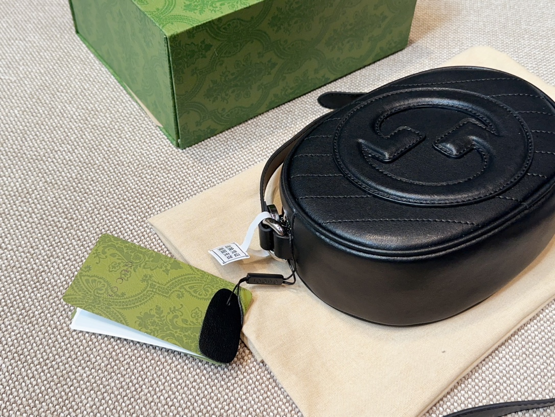 【GUCCI 公式 旗艦店】クッチ    ショルダーバッグ 当日出荷 好評に付き再入荷！20*15CM