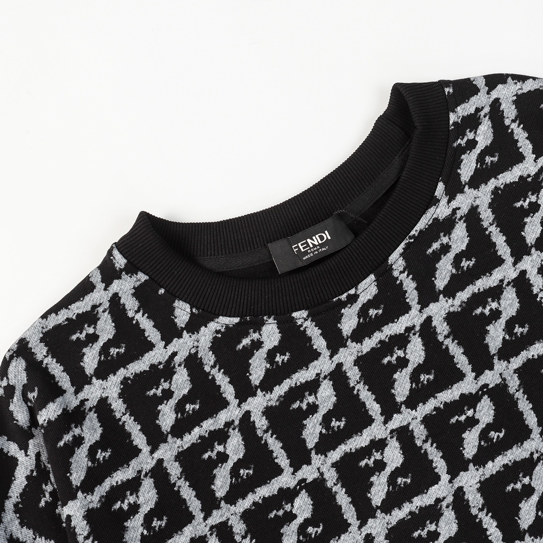 【FENDI  公式旗艦店】フェンディ  丸首の衛衣 スウェット ご好評に付き再入荷  240925
