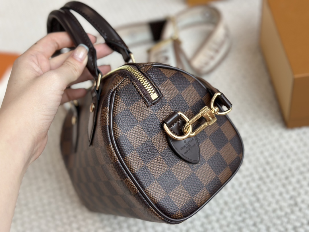 【LOUIS VUITTON 公式 旗艦店】ルイヴィトン  ハンドバッグ 当日出荷 好評に付き再入荷！24*25CM