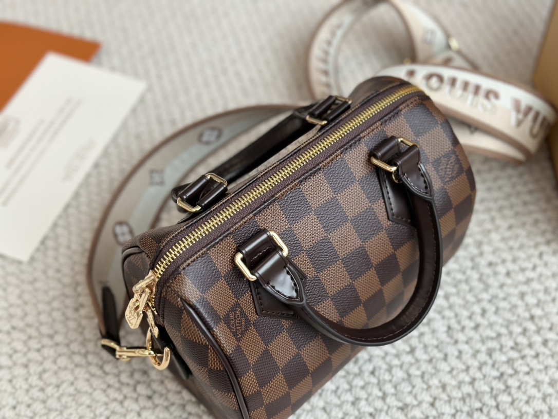 【LOUIS VUITTON 公式 旗艦店】ルイヴィトン  ハンドバッグ 当日出荷 好評に付き再入荷！24*25CM