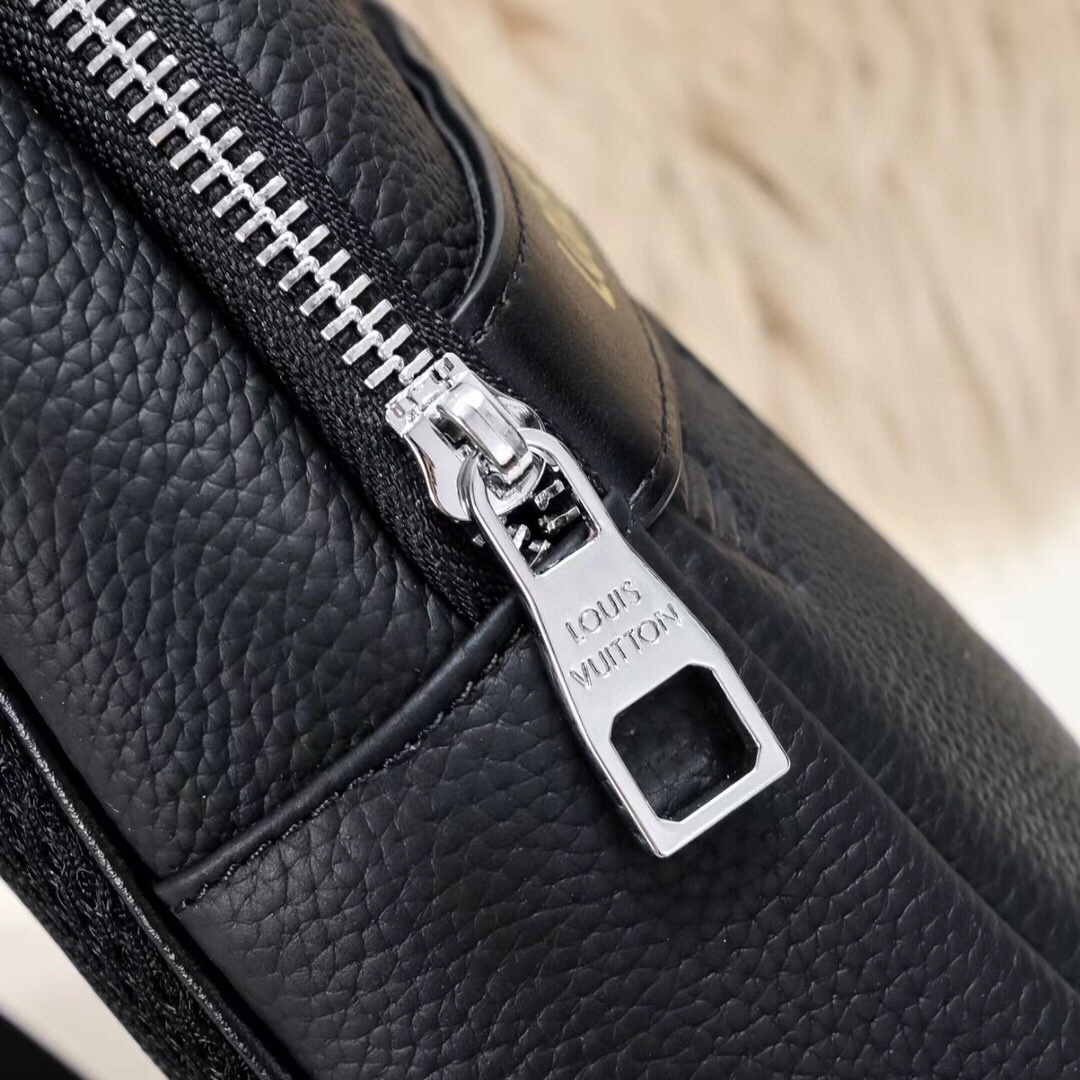 【LOUIS VUITTON 公式 旗艦店】ルイヴィトン  胸ポケット 当日出荷 好評に付き再入荷！32*18*8CM