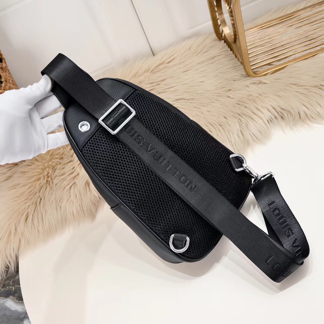 【LOUIS VUITTON 公式 旗艦店】ルイヴィトン  胸ポケット 当日出荷 好評に付き再入荷！32*18*8CM