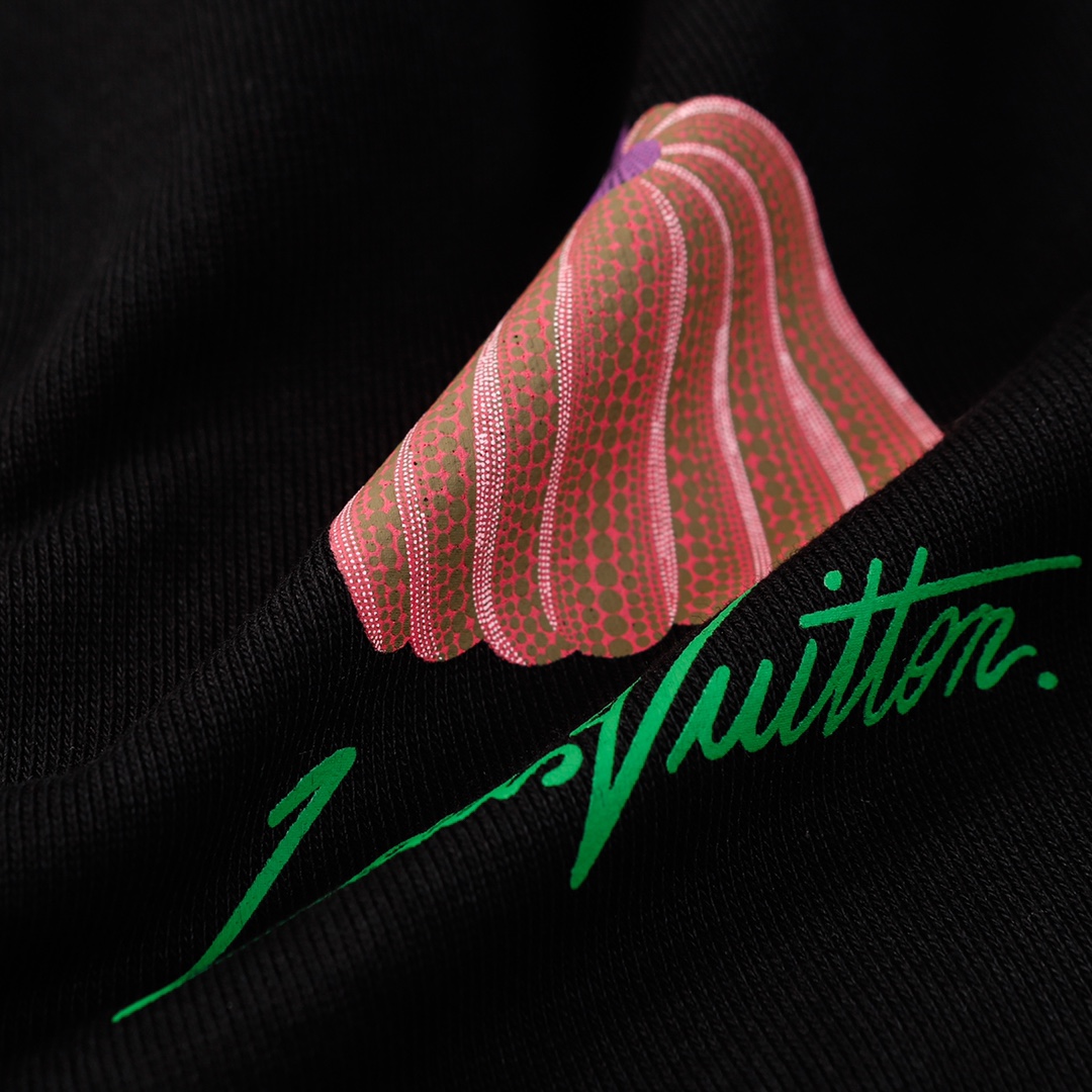 【LOUIS VUITTON  公式旗艦店】ルイヴィトン 丸首の衛衣 スウェット ご好評に付き再入荷 240808