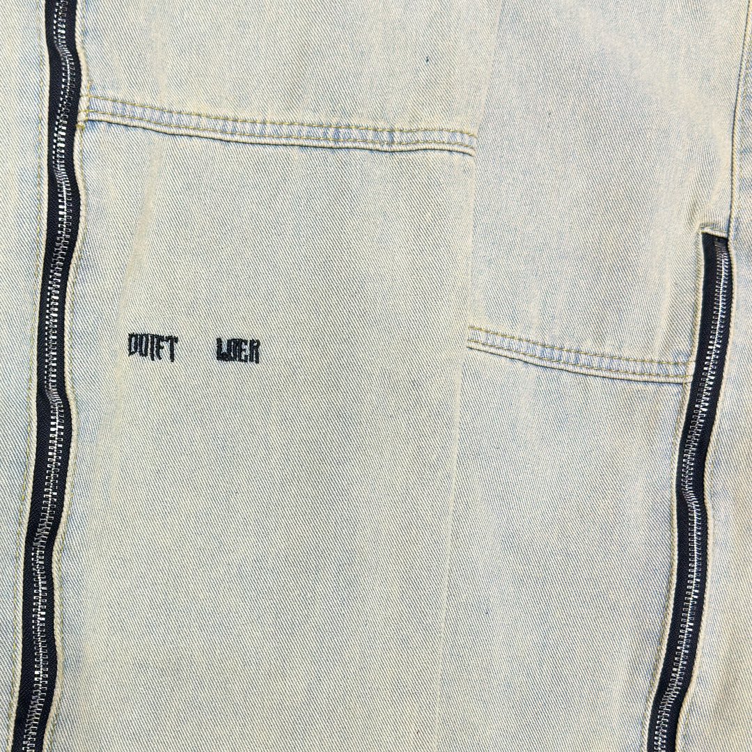 【BALENCIAGA 公式旗艦店】バレンシアガ   ジーパン  ご好評に付き再入荷！