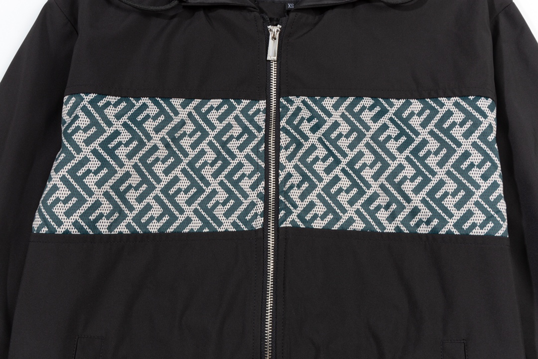 【FENDI 公式 旗艦店】ルイヴィトン フーデッド ジャケット 男女兼用