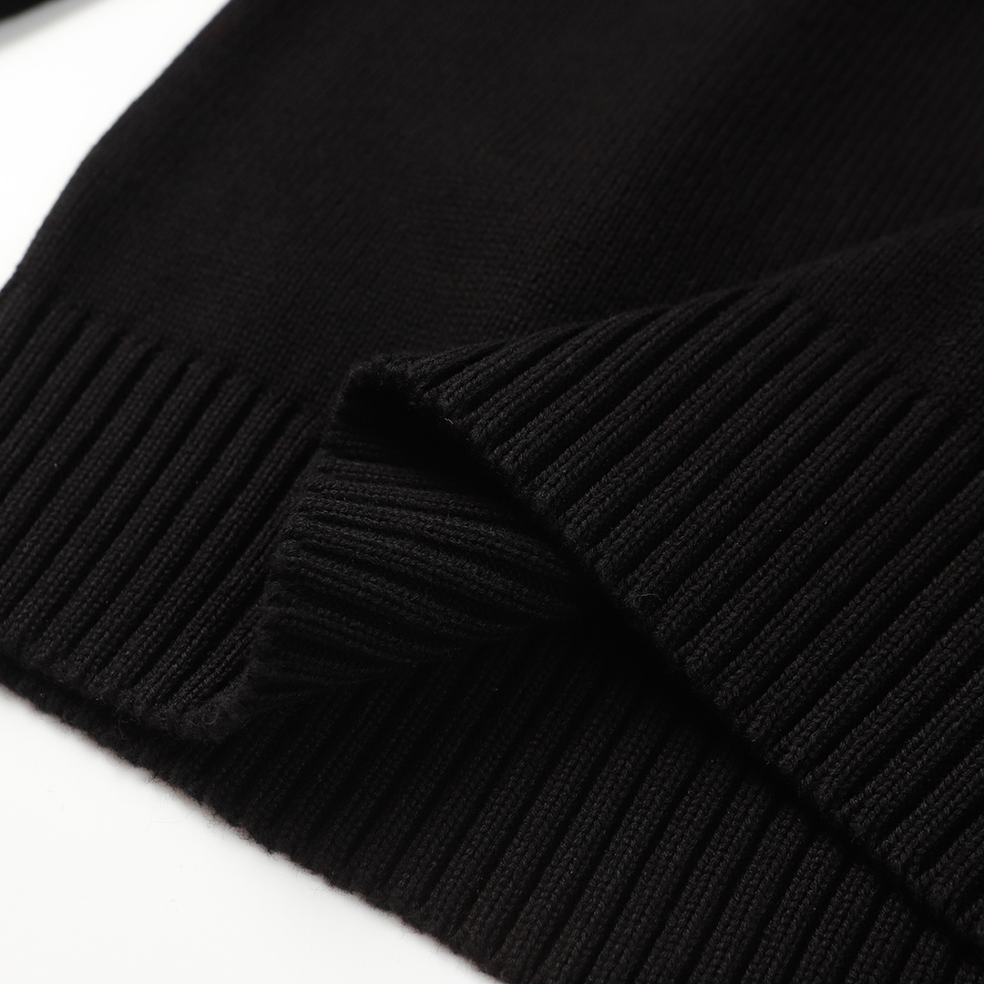 【PRADA 公式旗艦店】プラダ  セーター好評に付き再入荷！