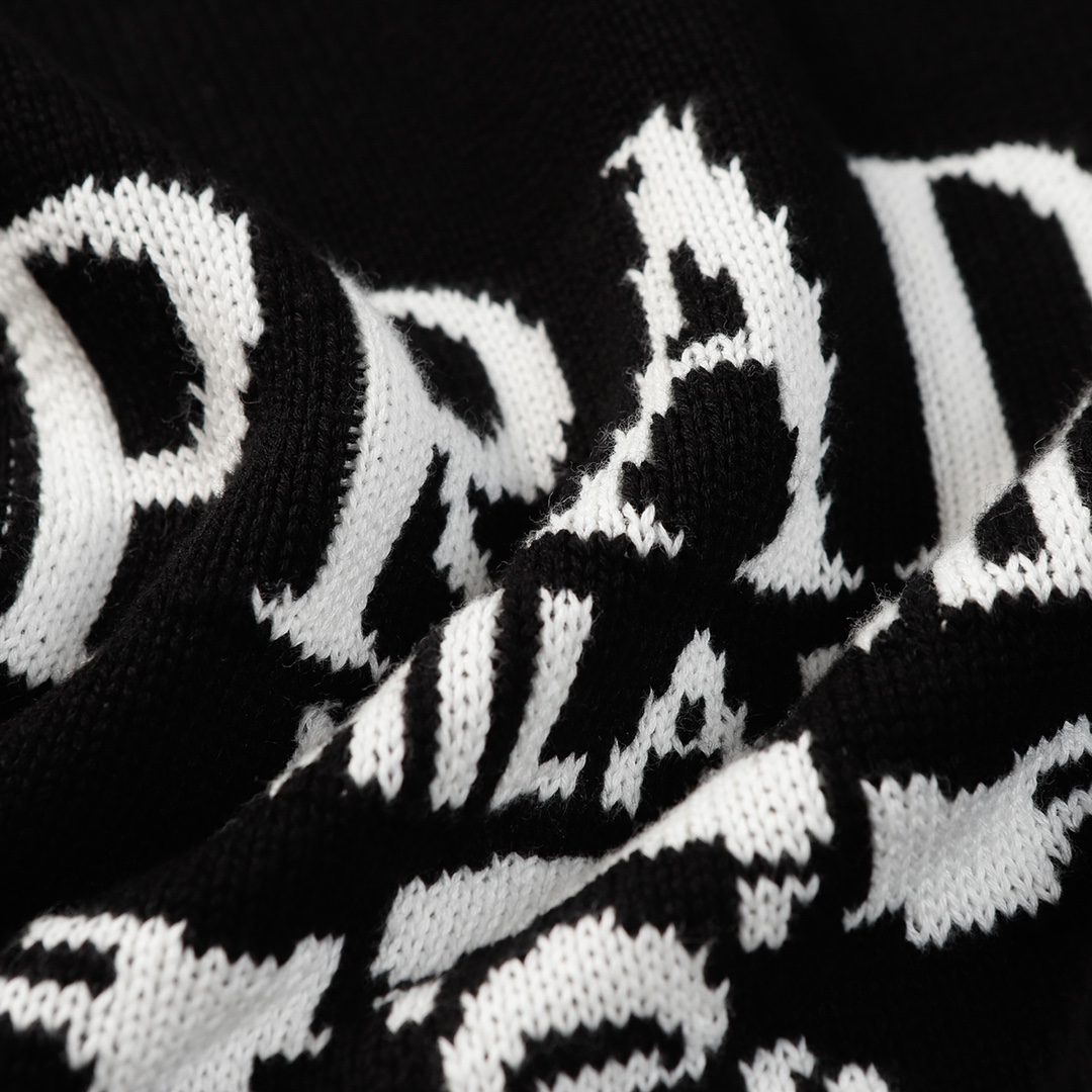 【PRADA 公式旗艦店】プラダ  セーター好評に付き再入荷！